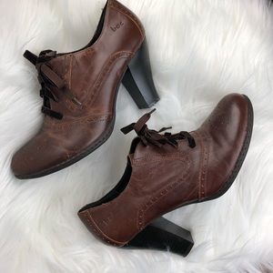 Born Oxford Lace Up Booties Women’s 11